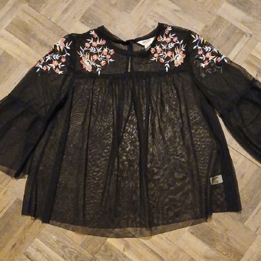 ARIZONA JEAN COMPANY Womens Size M Black Sheer Top with Floral Embroidery